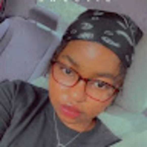 Meet your Posher, Lidi - Picture 1 of 1